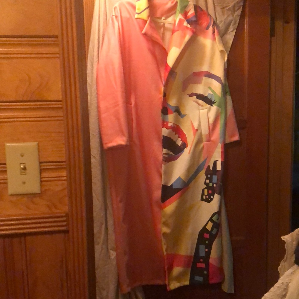 Marilyn Monroe print. Very cool blazer. Reminds me of Boy George 70’s brand new.